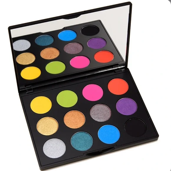 M•A•C 👁️Designer👁️Art Library - Picture 2 of 9